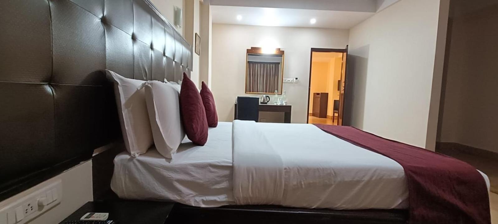 Polo Tura Hotel Екстер'єр фото