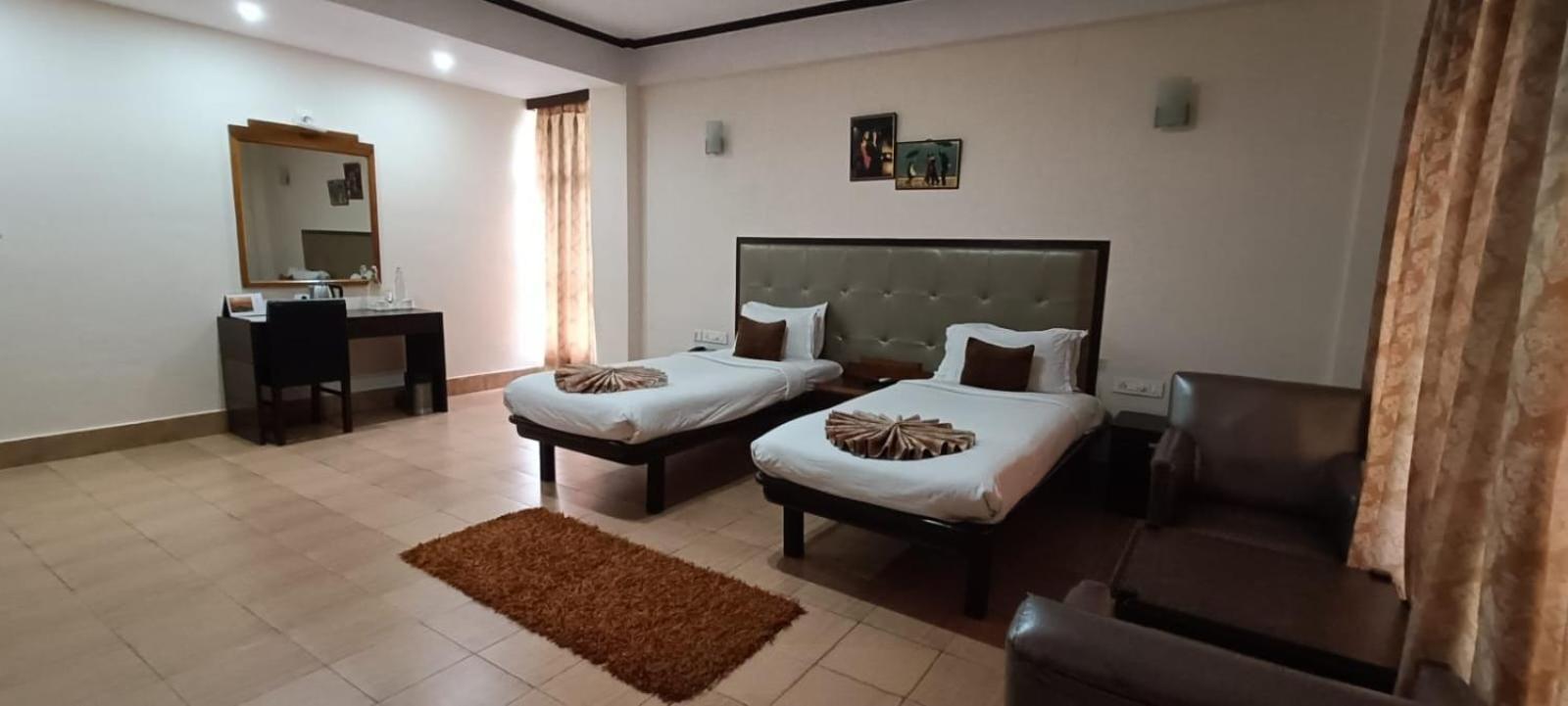 Polo Tura Hotel Екстер'єр фото