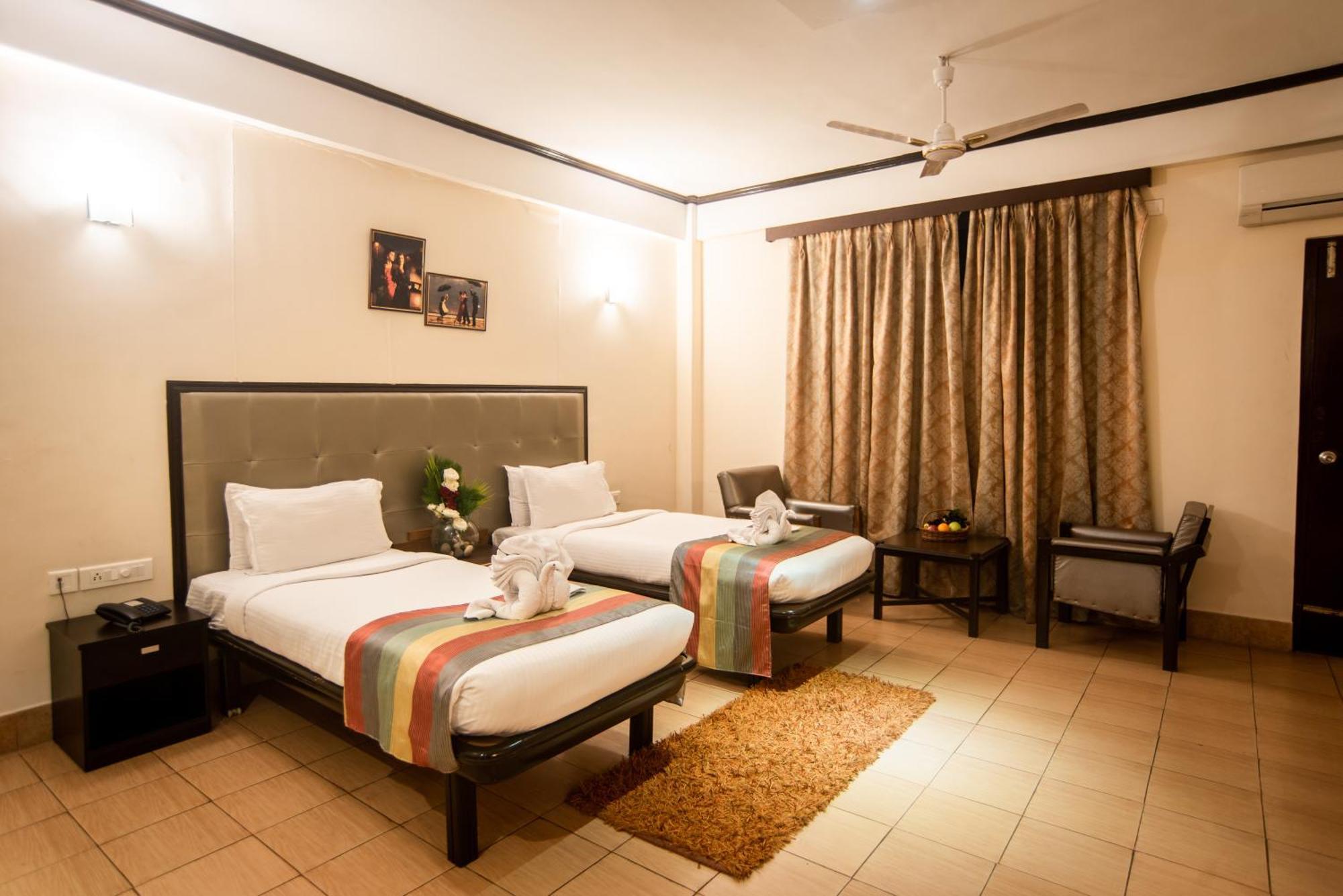 Polo Tura Hotel Екстер'єр фото