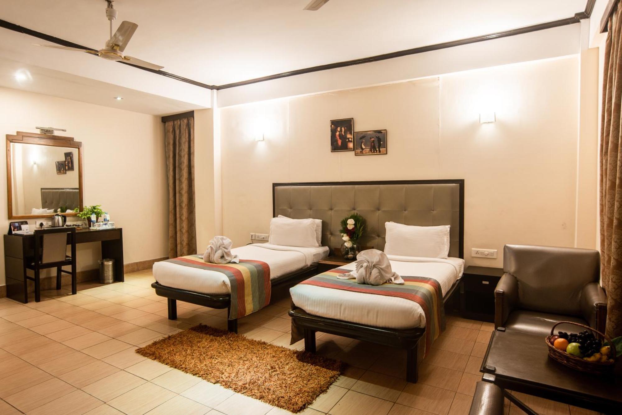Polo Tura Hotel Екстер'єр фото