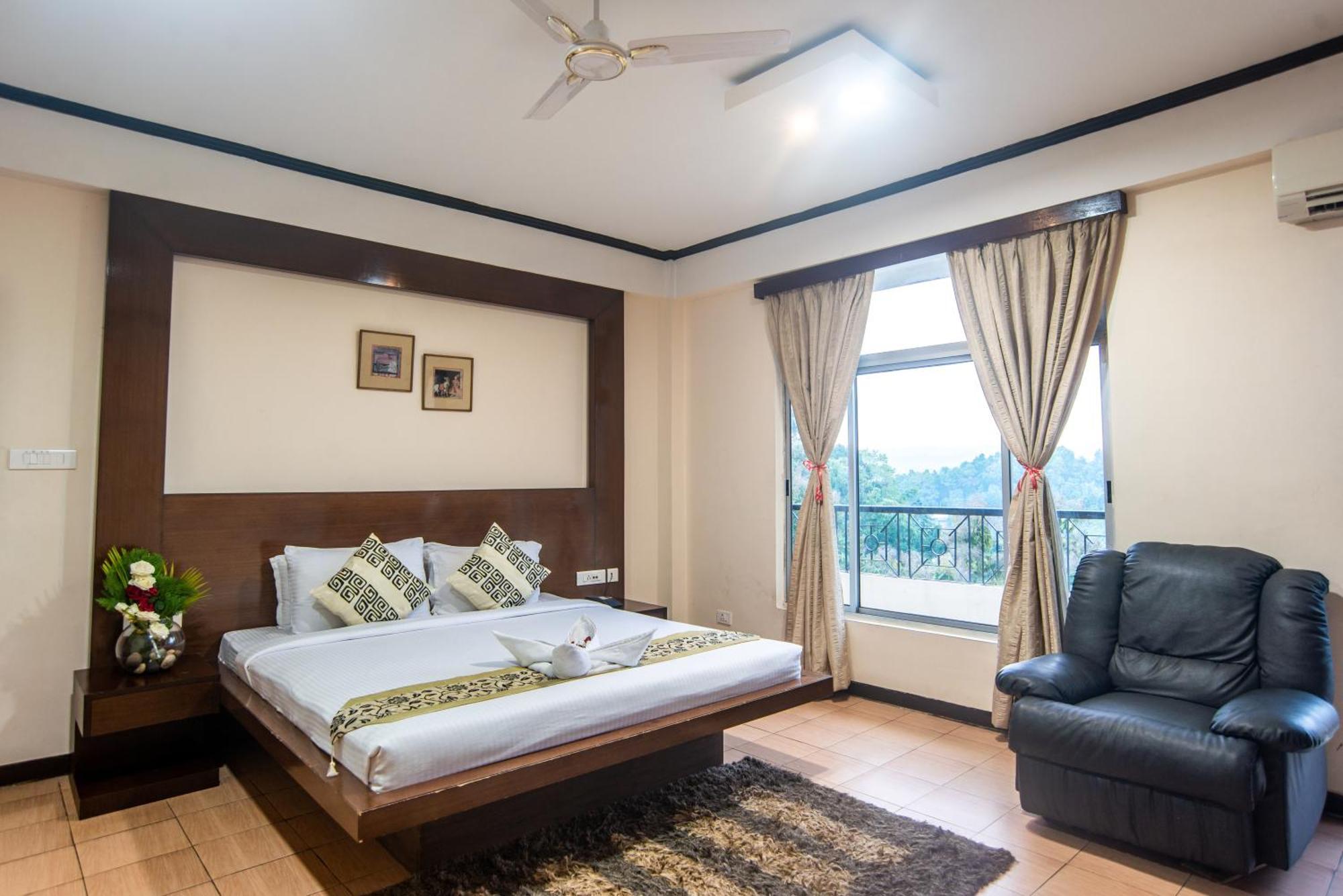 Polo Tura Hotel Екстер'єр фото