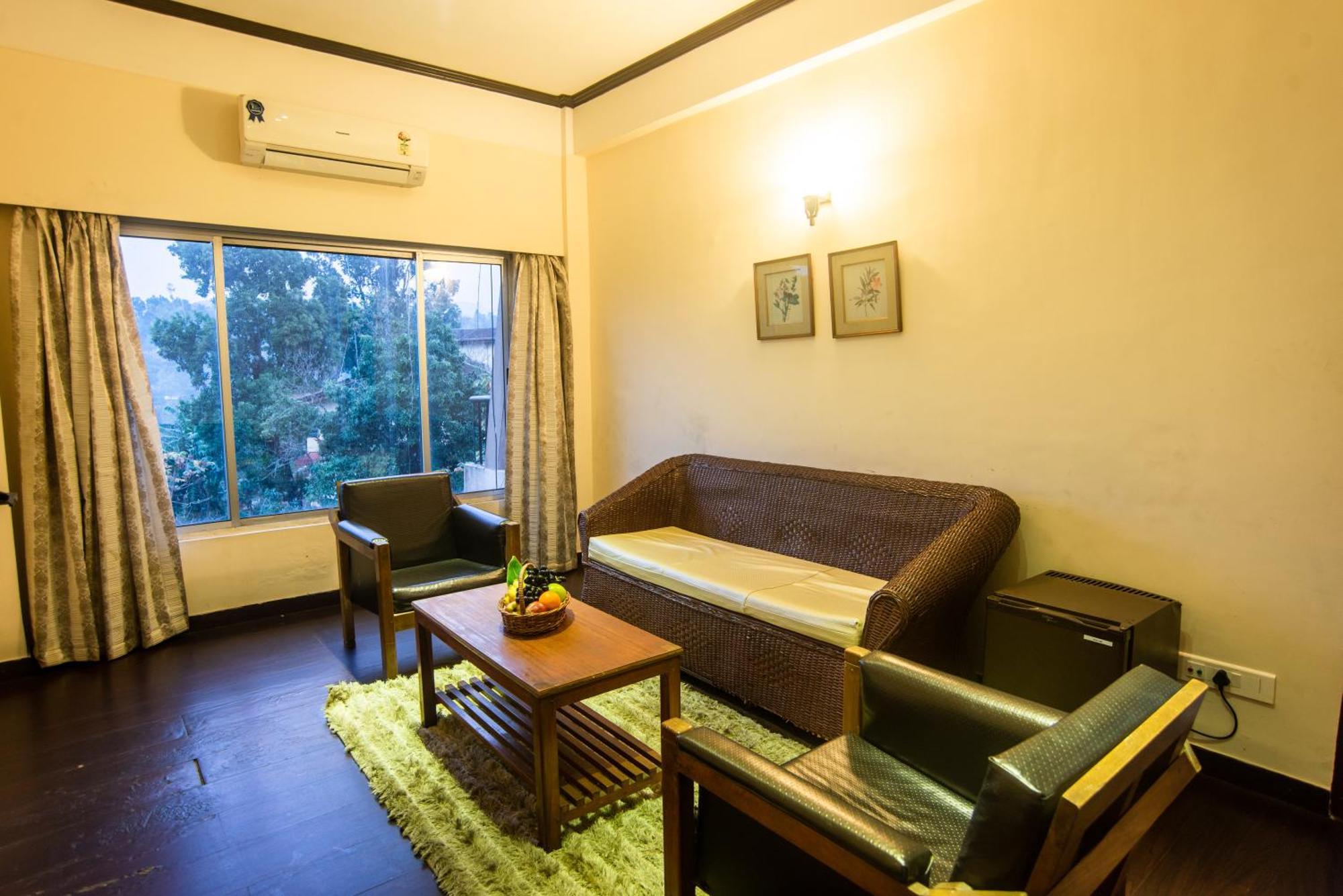 Polo Tura Hotel Екстер'єр фото