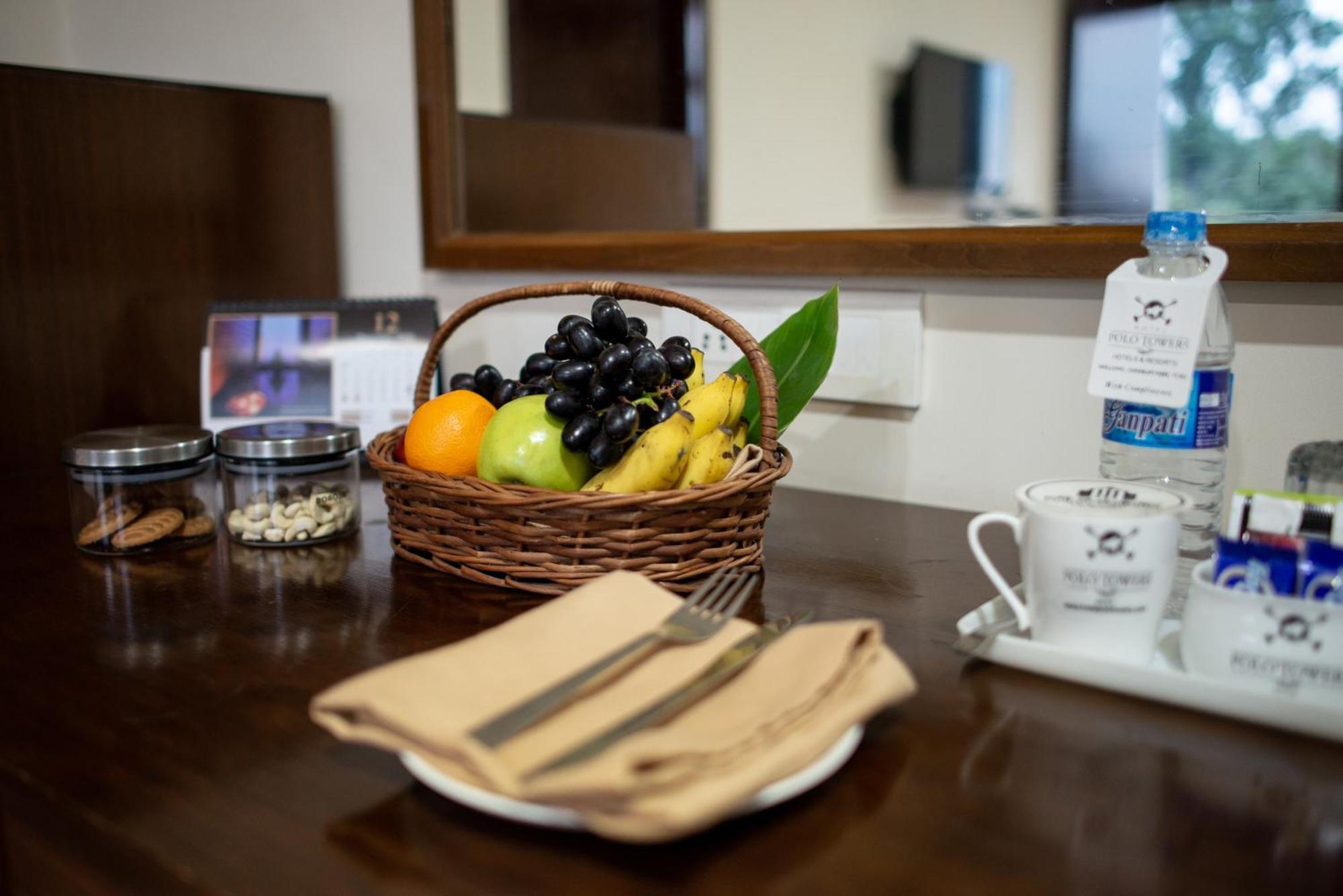 Polo Tura Hotel Екстер'єр фото