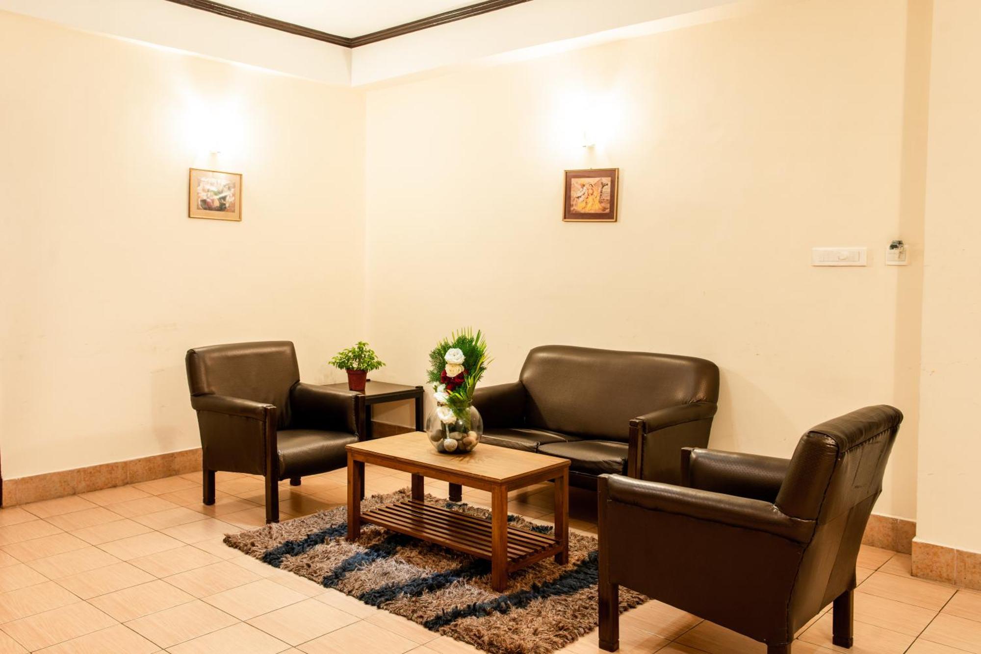 Polo Tura Hotel Екстер'єр фото