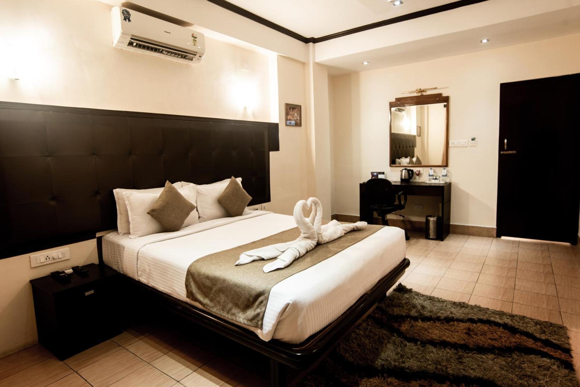 Polo Tura Hotel Екстер'єр фото
