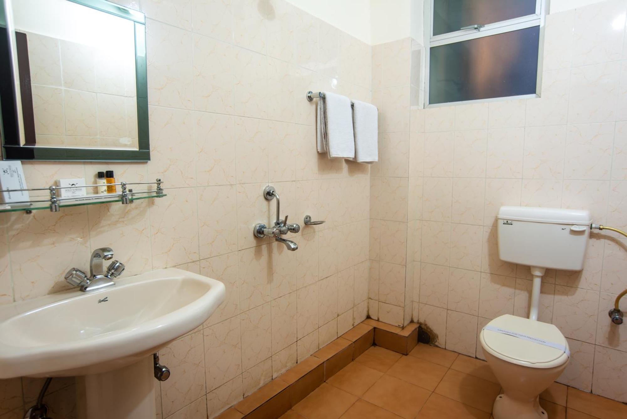 Polo Tura Hotel Екстер'єр фото