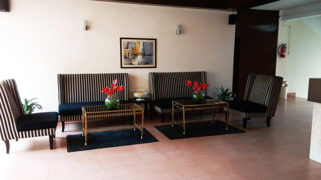 Polo Tura Hotel Екстер'єр фото