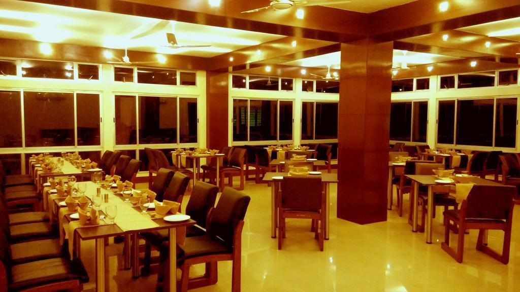 Polo Tura Hotel Екстер'єр фото