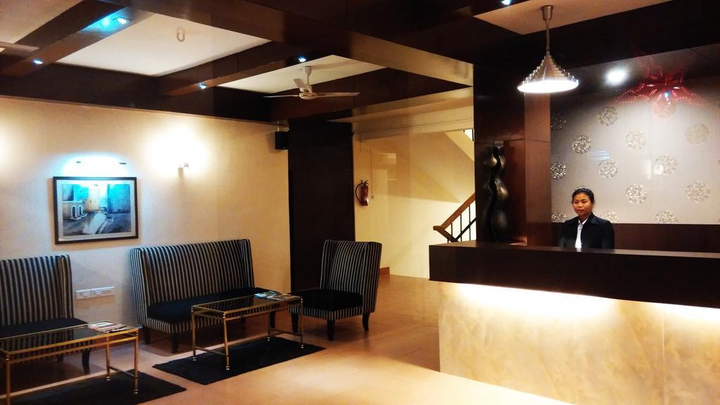 Polo Tura Hotel Екстер'єр фото