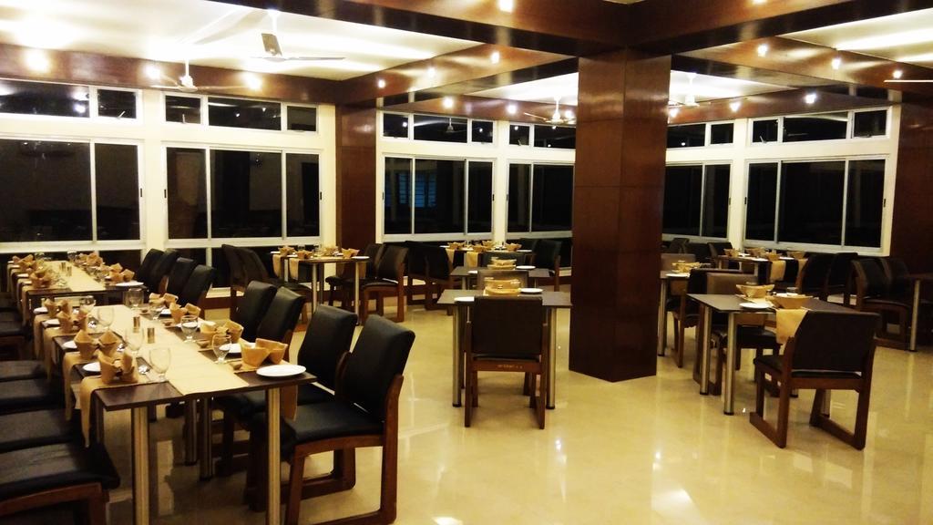 Polo Tura Hotel Екстер'єр фото