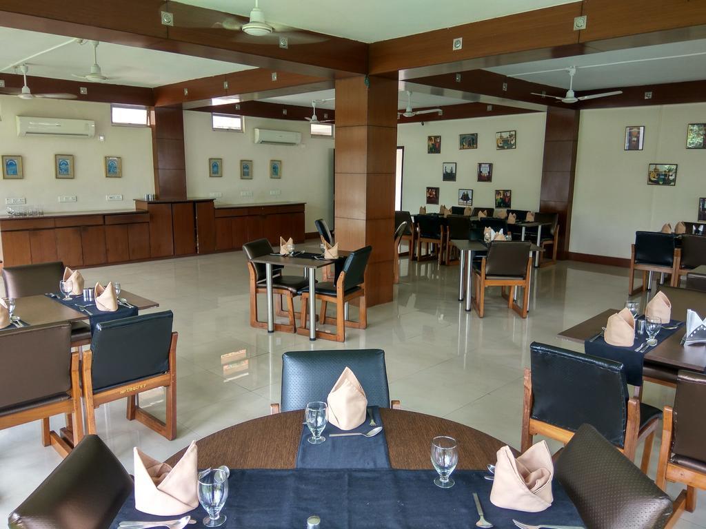 Polo Tura Hotel Екстер'єр фото