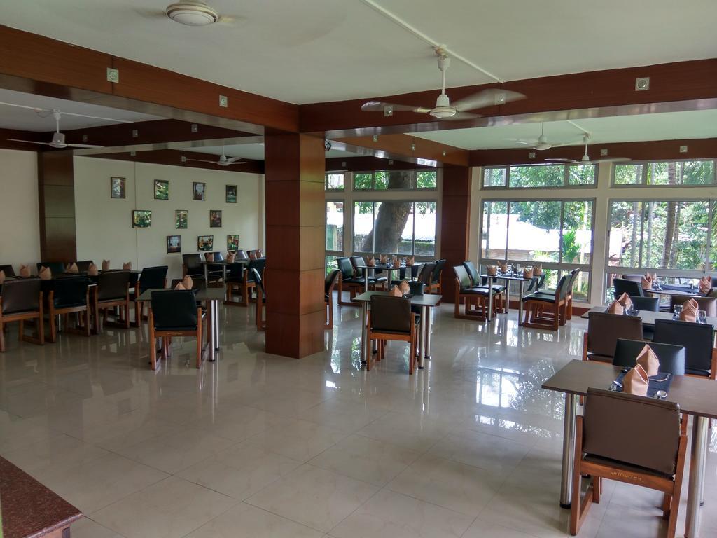 Polo Tura Hotel Екстер'єр фото